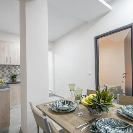 J & A Kandilas Apartament